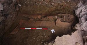 Byzantine grave in Istanbul (by Hurriyet Daily News)