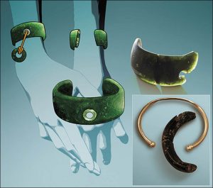 Bracelet found earlier in the cave (by The Siberian Times)