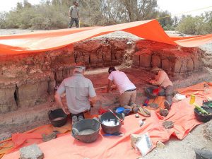 Archaeologists at work at the site (by Popular Archaeology)