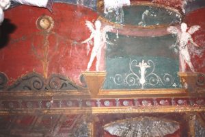 Details of the Roman villa's paintings (by L'Espresso)