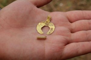 Golden finds from Metsamor (by CAS UW)
