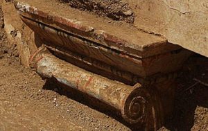 Capital of a pilaster beneath the sphinxes covered with ancient paint (by Greek Reporter)