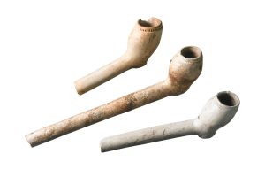 Tobacco pipes (by Museum of London Archaeology)
