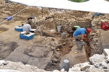 Remains of 2600-year-old kitchen discovered in ancient Lydian city
