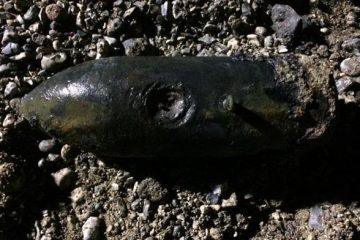 WW2 bomb found in Thames in London