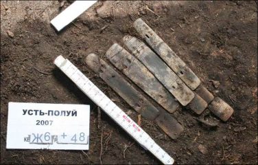 Pieces of armour made of reindeer antlers found in Siberia