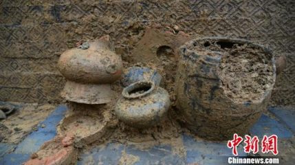 Ancient tomb found in southwest China