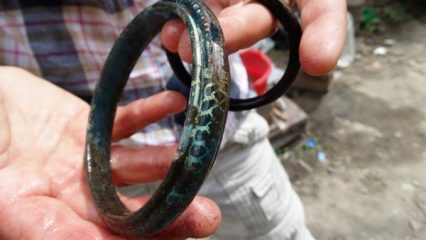 Glass bracelets discovered at necropolis by Plovdiv's Small Basilica